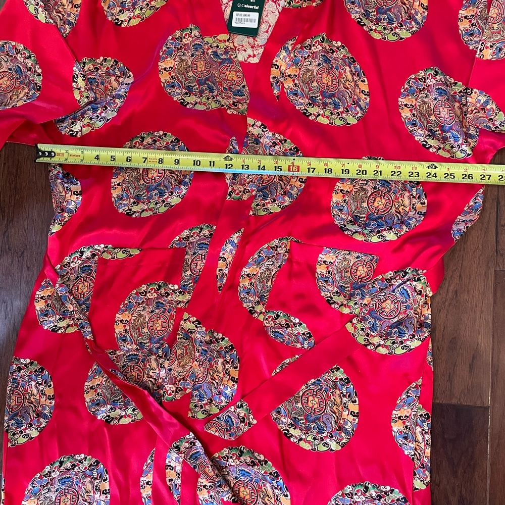 Vibrant Red Patterned Women's Robe - Picture 3 of 6